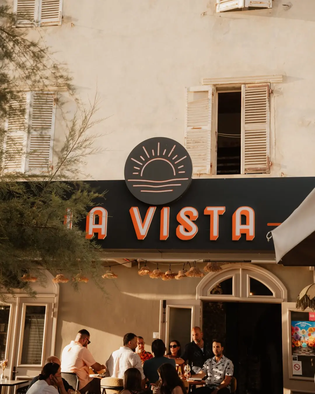 Façade de La Vista, restaurant à Saint-Florent
