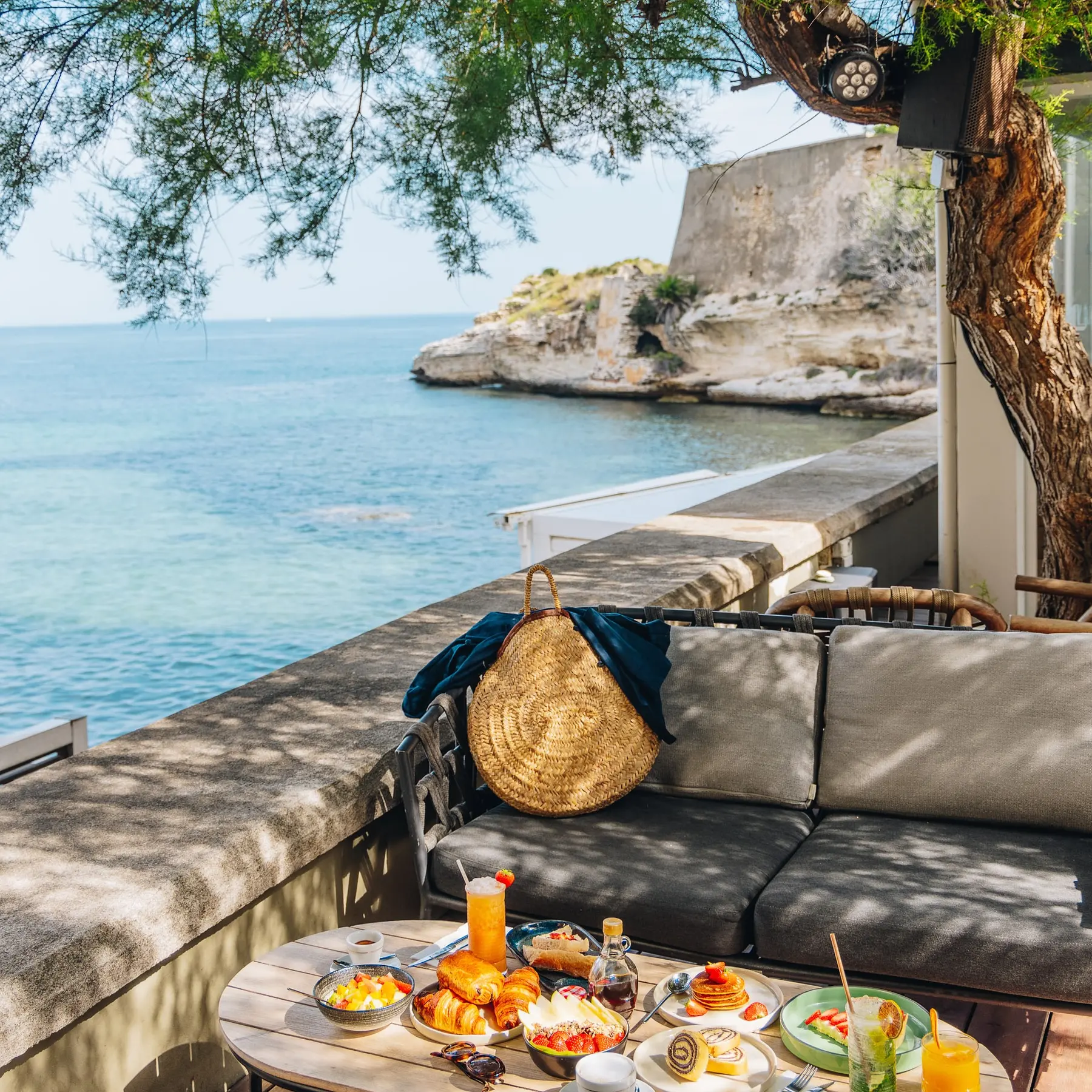 Terrasse de La Vista à Saint-Florent, face à la mer et à la citadelle